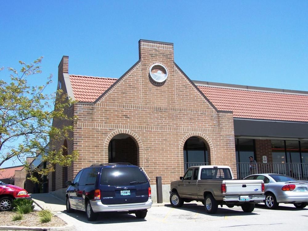 Picture Hills Shopping Center: Northwest 64th Street, Kansas City, MO 64151